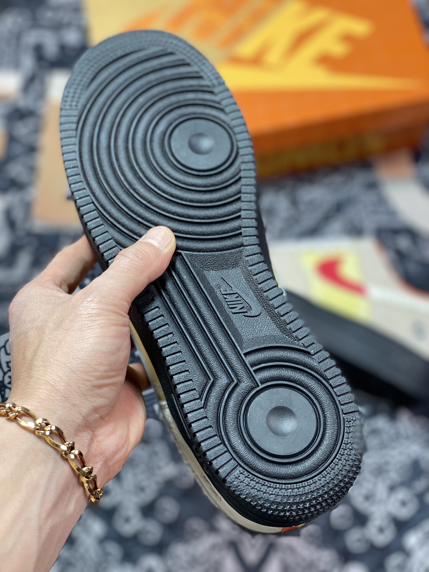 220 Nike Air Force 1 07 Low”Somos Familia”空军一号板鞋“卡其咪黄刺绣亡灵节”DZ5355-126