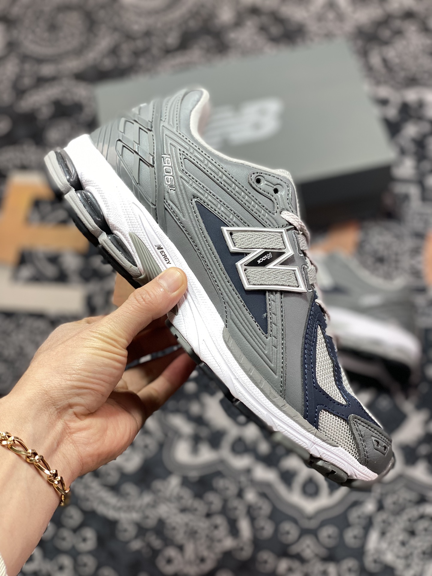 New Balance M1906R series retro dad style casual sports jogging shoes ”leather cement gray dark blue” M1906RC