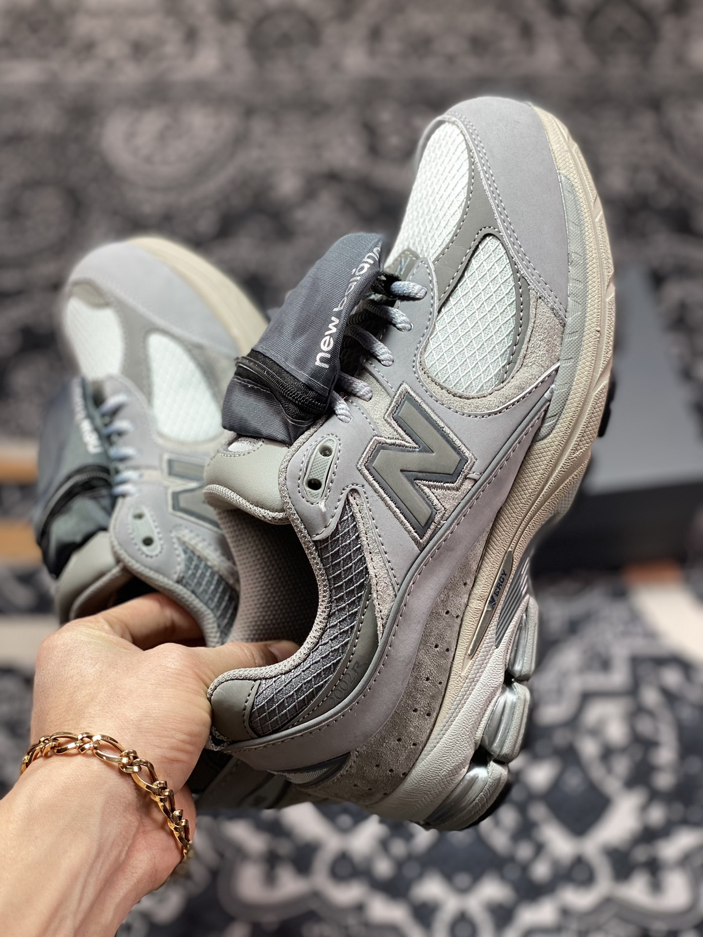 New Balance 2002R ”Grey” series retro dad style casual sports jogging shoes ”cement gray small pocket” M2002RVC