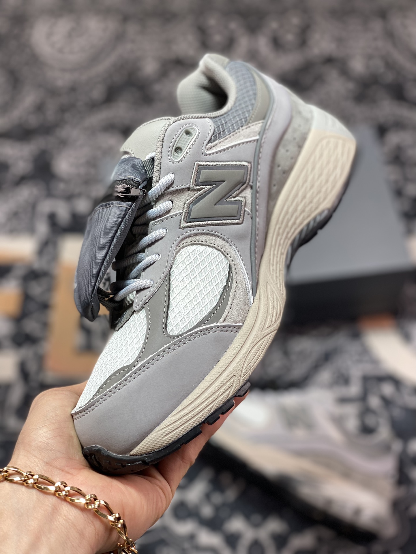 New Balance 2002R ”Grey” series retro dad style casual sports jogging shoes ”cement gray small pocket” M2002RVC