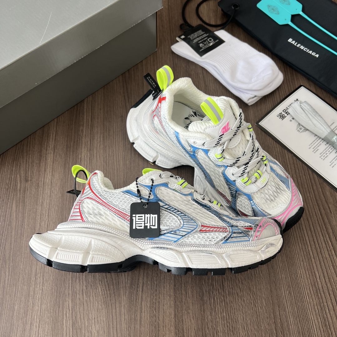 Balenciaga Balenciaga Phantom Sneaker 巴黎世家全新十代粉色潮流跑鞋 在延续 Track Trainer 户外轮廓和复杂鞋面结构的同时