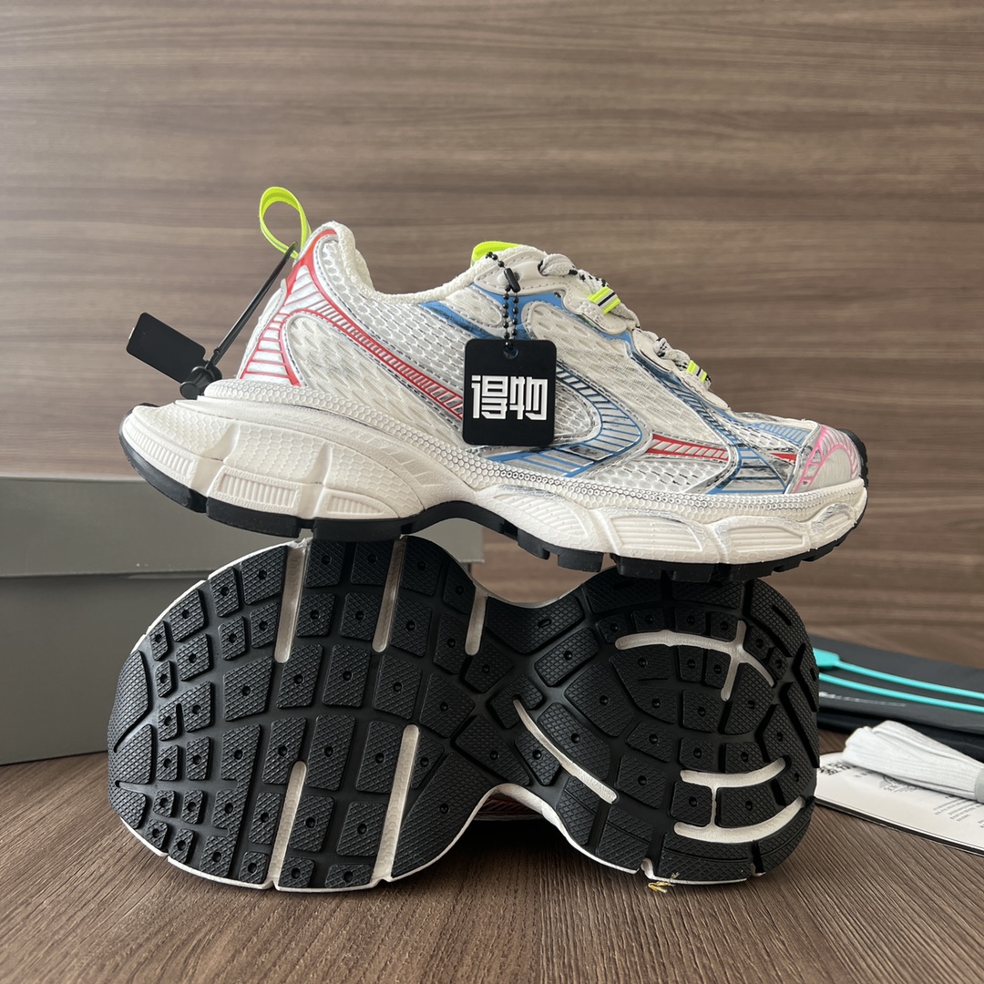 Balenciaga Balenciaga Phantom Sneaker 巴黎世家全新十代粉色潮流跑鞋 在延续 Track Trainer 户外轮廓和复杂鞋面结构的同时