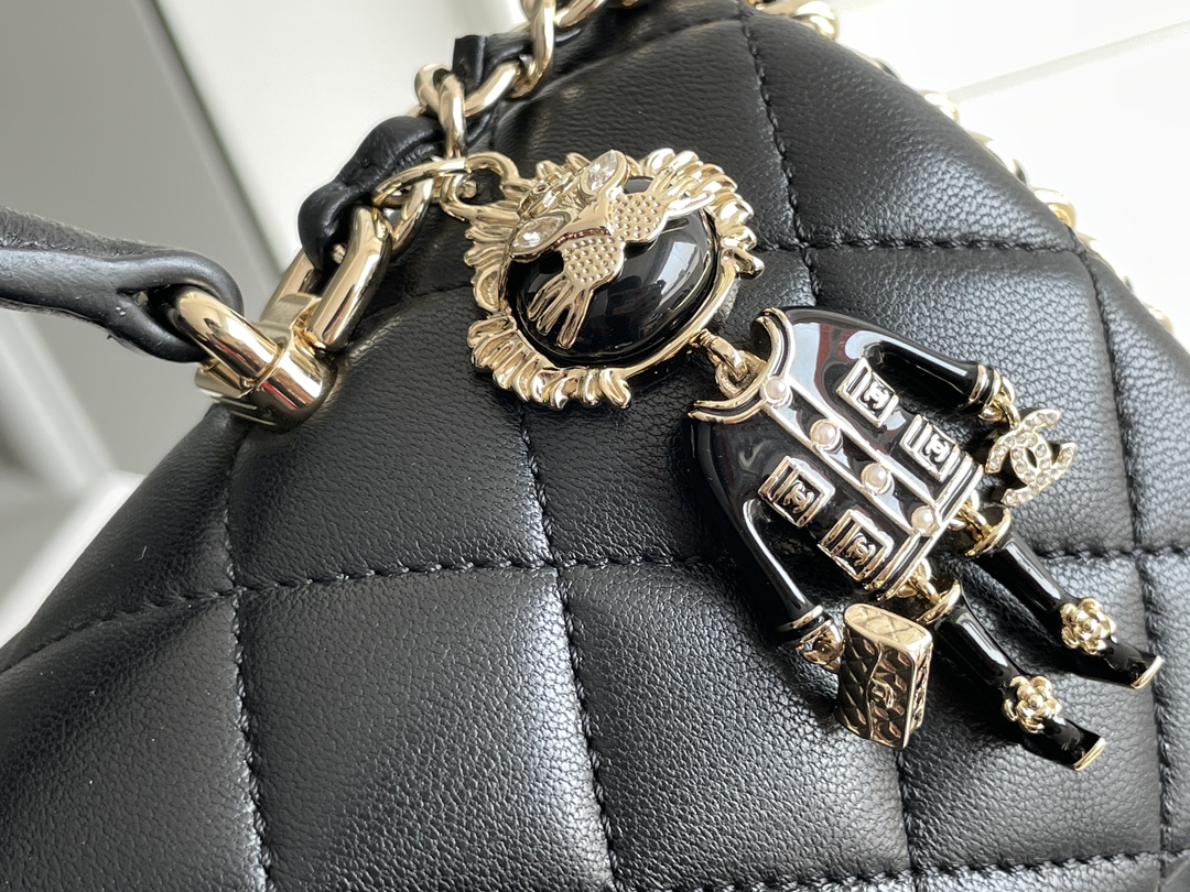 🌼现货 芯片▪️白金版 正品级 包装如图𝗖𝗵𝗮𝗻𝗲𝗹 ｜𝟮𝟮𝗽 春夏系列🔝𝗠𝗶𝗻𝗶口盖𝗖𝗙手腕包 黑色专