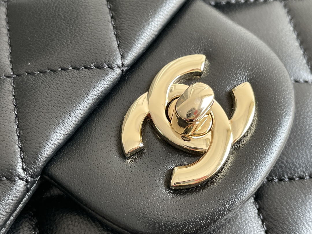 🌼现货 芯片▪️白金版 正品级 包装如图𝗖𝗵𝗮𝗻𝗲𝗹 ｜𝟮𝟮𝗽 春夏系列🔝𝗠𝗶𝗻𝗶口盖𝗖𝗙手腕包 黑色专