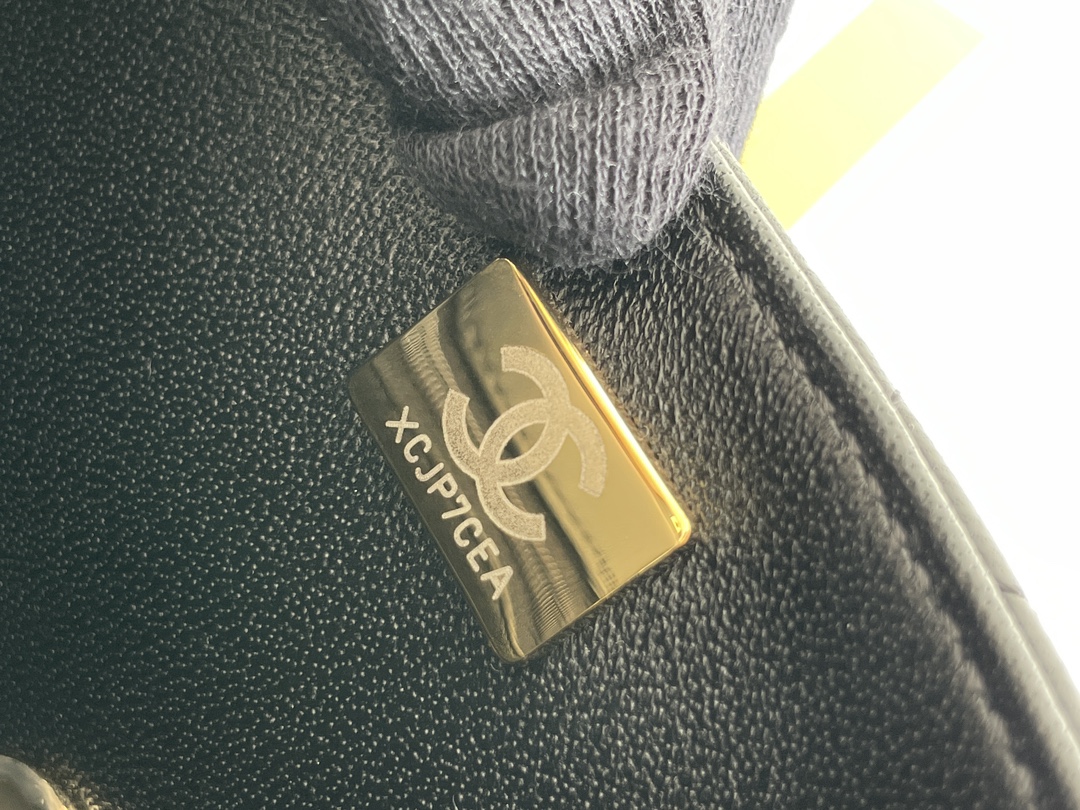 🌼现货 芯片▪️白金版 正品级 包装如图𝗖𝗵𝗮𝗻𝗲𝗹 ｜𝟮𝟮𝗽 春夏系列🔝𝗠𝗶𝗻𝗶口盖𝗖𝗙手腕包 黑色专