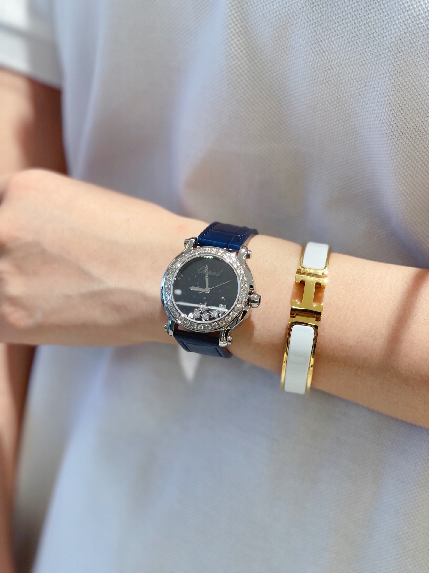 Happy Diamonds Watch: Elegant Design with Dancing Diamonds - 图片 5