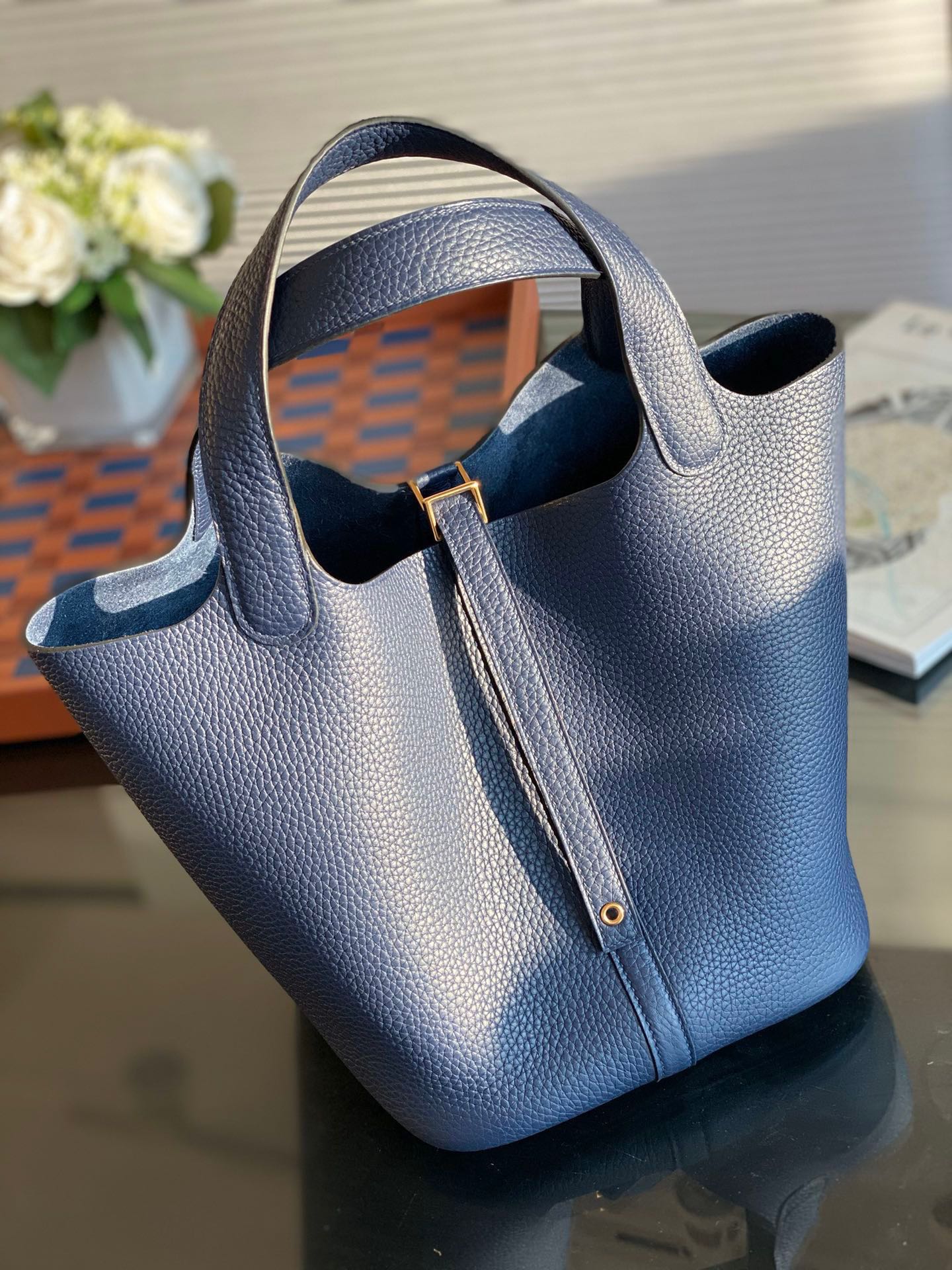❺ Bolso cesta picotin 22 totalmente cosido a mano: 73 Azul zafiro. La delicadeza y la naturalidad única son factores im…