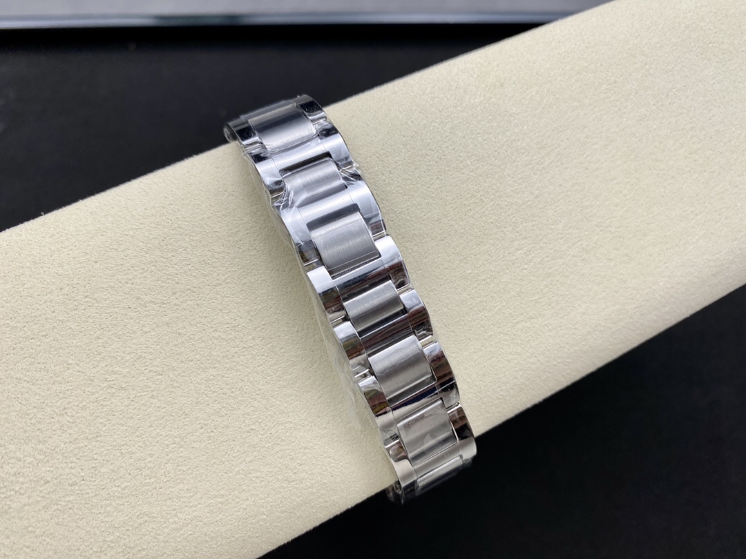 Cartier 冰蓝气球钻圈33mm机械