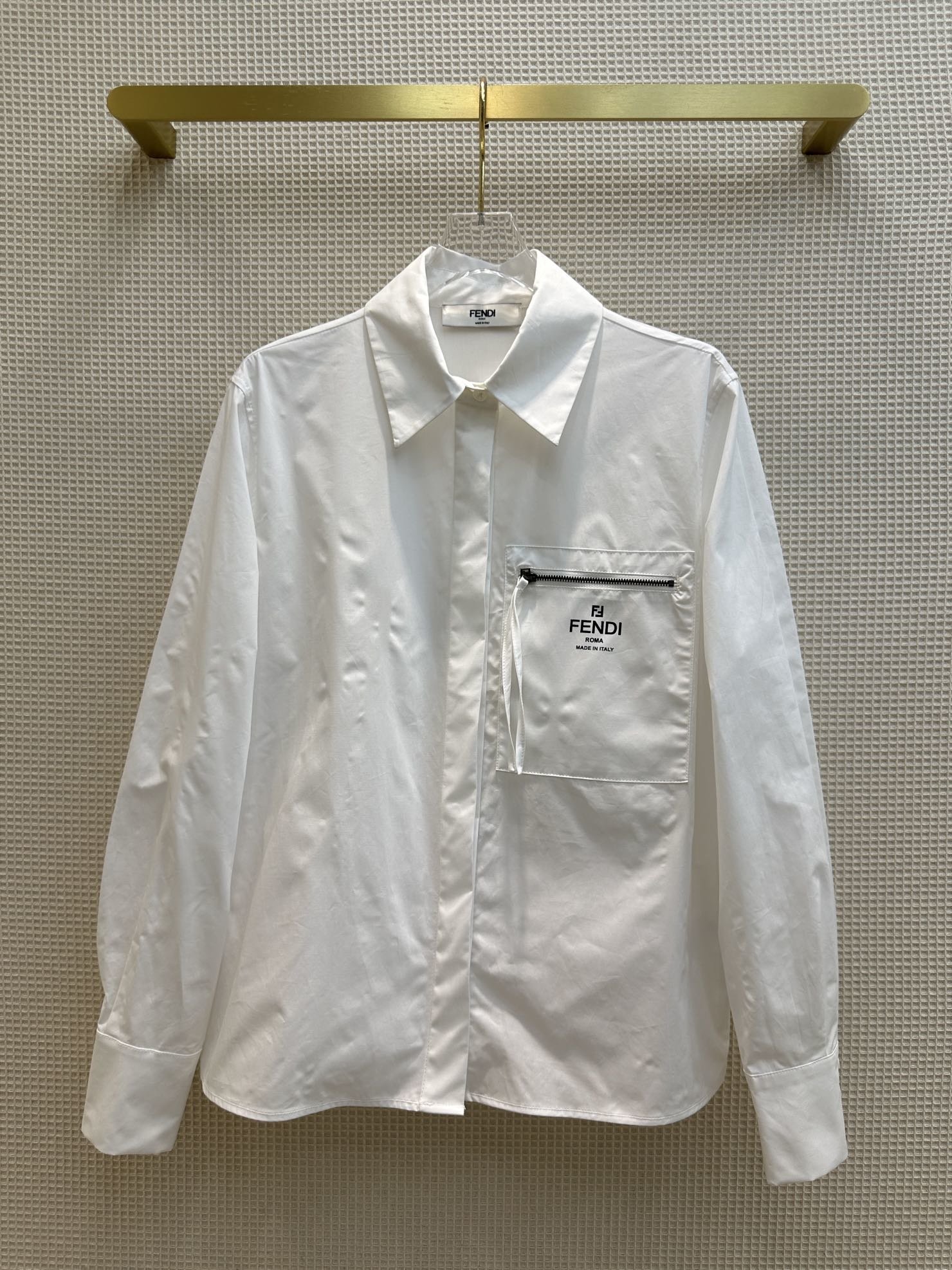 FD23早秋口袋设计白衬衫小翻领简洁廓形的设计必备单品时髦又高级对身材没有限制性轻松藏肉显瘦基础版型对身