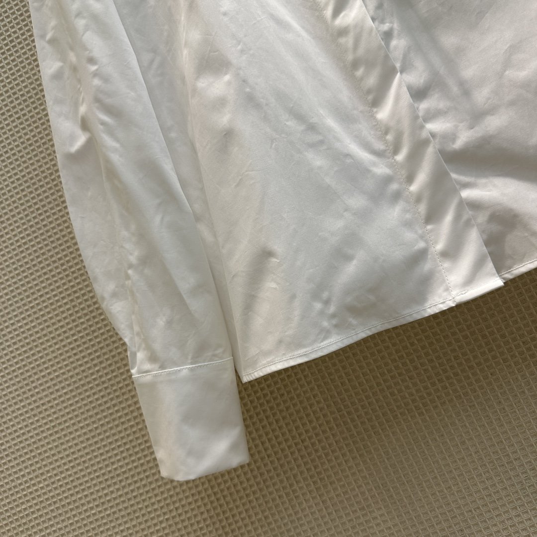 FD23早秋口袋设计白衬衫小翻领简洁廓形的设计必备单品时髦又高级对身材没有限制性轻松藏肉显瘦基础版型对身