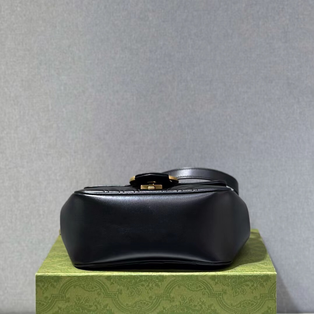 Gucci Bag Collection crafted with premium materials and signature design 6