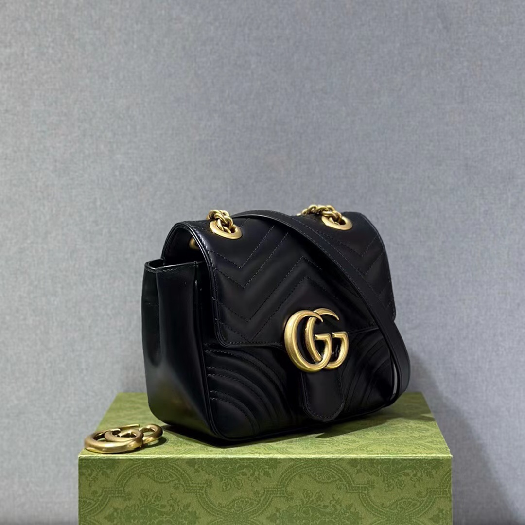 Gucci Bag Collection crafted with premium materials and signature design 2