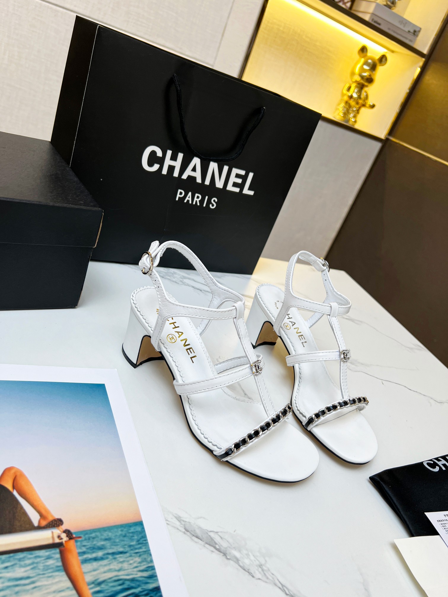 2023 primavera y verano nuevo párrafo cadena barra tacón grueso sandalias chanel original uno a uno 