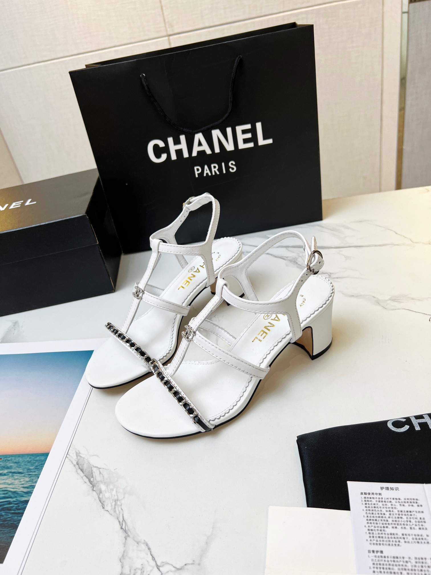 2023 primavera y verano nuevo párrafo cadena barra tacón grueso sandalias chanel original uno a uno 
