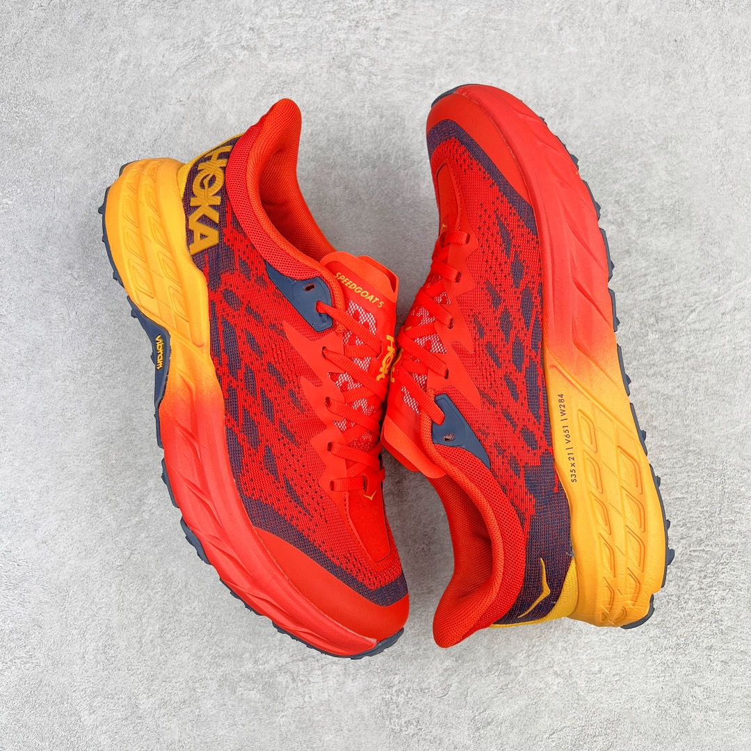 图片[3]-HOKA ONE ONE Speedgoat 5 户外越野跑步鞋 飞速羚羊5系列 新一代工程网纱鞋面 在确保鞋面稳定性的同时减少了固定胶条的使用 鞋面更轻盈、透气、舒适 可回收材料 为环保做出贡献 延伸后跟拉攀 方便快速穿脱 速度型滚动平衡技术 在崎岖的路面上 为平稳顺畅的步伐提供支持 HOKA ONE ONE是来自美国的跑步鞋知名品牌 创立于2009年 始终致力于为所有跑者提供更新、更好的跑步装备 相比常规跑鞋特别研发使用性能独特的几何形跑鞋中底 此种鞋底更厚、更高、回弹性也更好 除了卓越的缓冲性能 它还能为各种阶段的跑者带来更具动感、更加稳定的跑步体验 从设计之初就清楚意识到 要保证跑者步幅的均匀一致 双脚自然而然的运动至关重要 尺码：36 36.5 37.5 38 38.5 39 40 40.5 41 42 42.5 43 44 44.5 45-选品中心