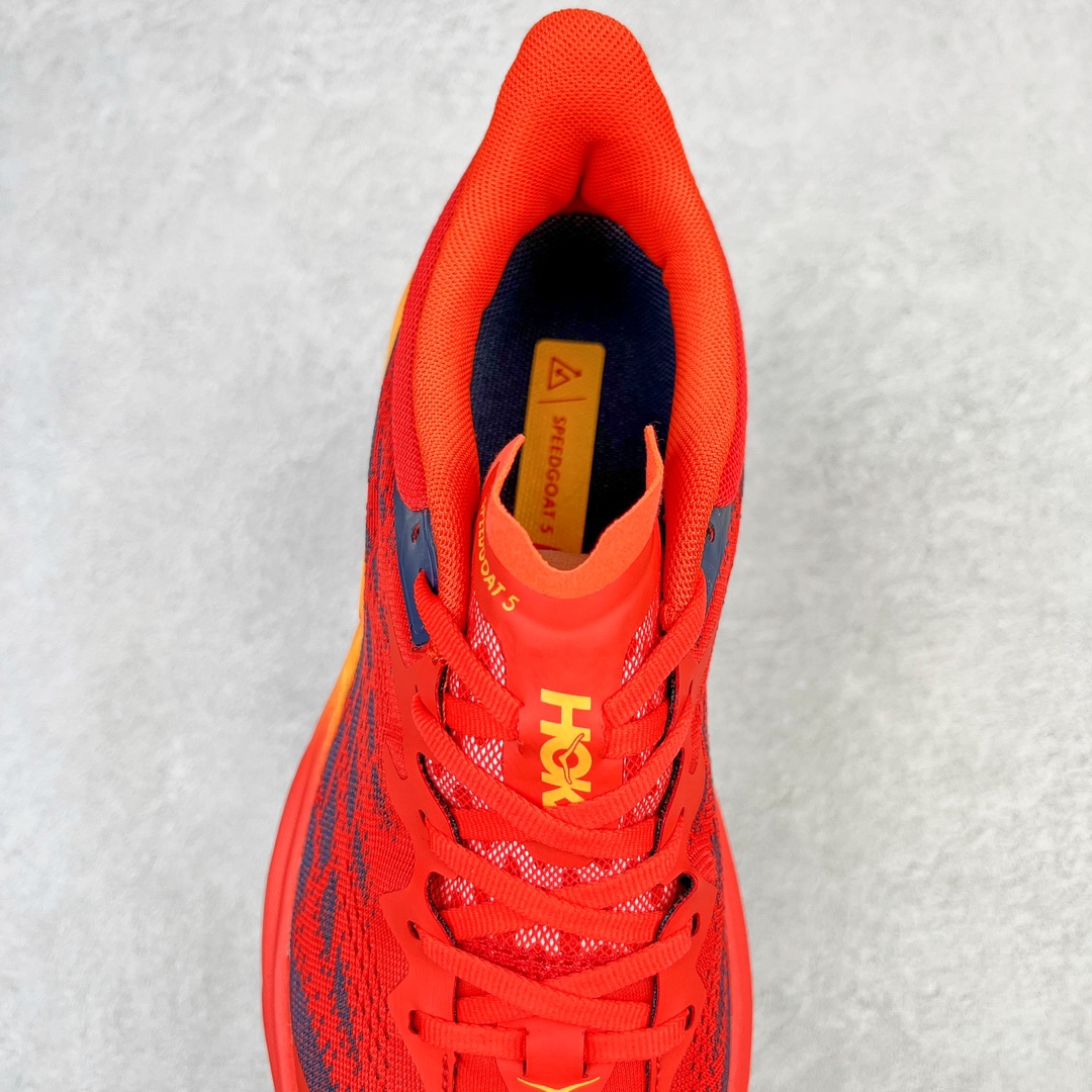 图片[5]-HOKA ONE ONE Speedgoat 5 户外越野跑步鞋 飞速羚羊5系列 新一代工程网纱鞋面 在确保鞋面稳定性的同时减少了固定胶条的使用 鞋面更轻盈、透气、舒适 可回收材料 为环保做出贡献 延伸后跟拉攀 方便快速穿脱 速度型滚动平衡技术 在崎岖的路面上 为平稳顺畅的步伐提供支持 HOKA ONE ONE是来自美国的跑步鞋知名品牌 创立于2009年 始终致力于为所有跑者提供更新、更好的跑步装备 相比常规跑鞋特别研发使用性能独特的几何形跑鞋中底 此种鞋底更厚、更高、回弹性也更好 除了卓越的缓冲性能 它还能为各种阶段的跑者带来更具动感、更加稳定的跑步体验 从设计之初就清楚意识到 要保证跑者步幅的均匀一致 双脚自然而然的运动至关重要 尺码：36 36.5 37.5 38 38.5 39 40 40.5 41 42 42.5 43 44 44.5 45-选品中心