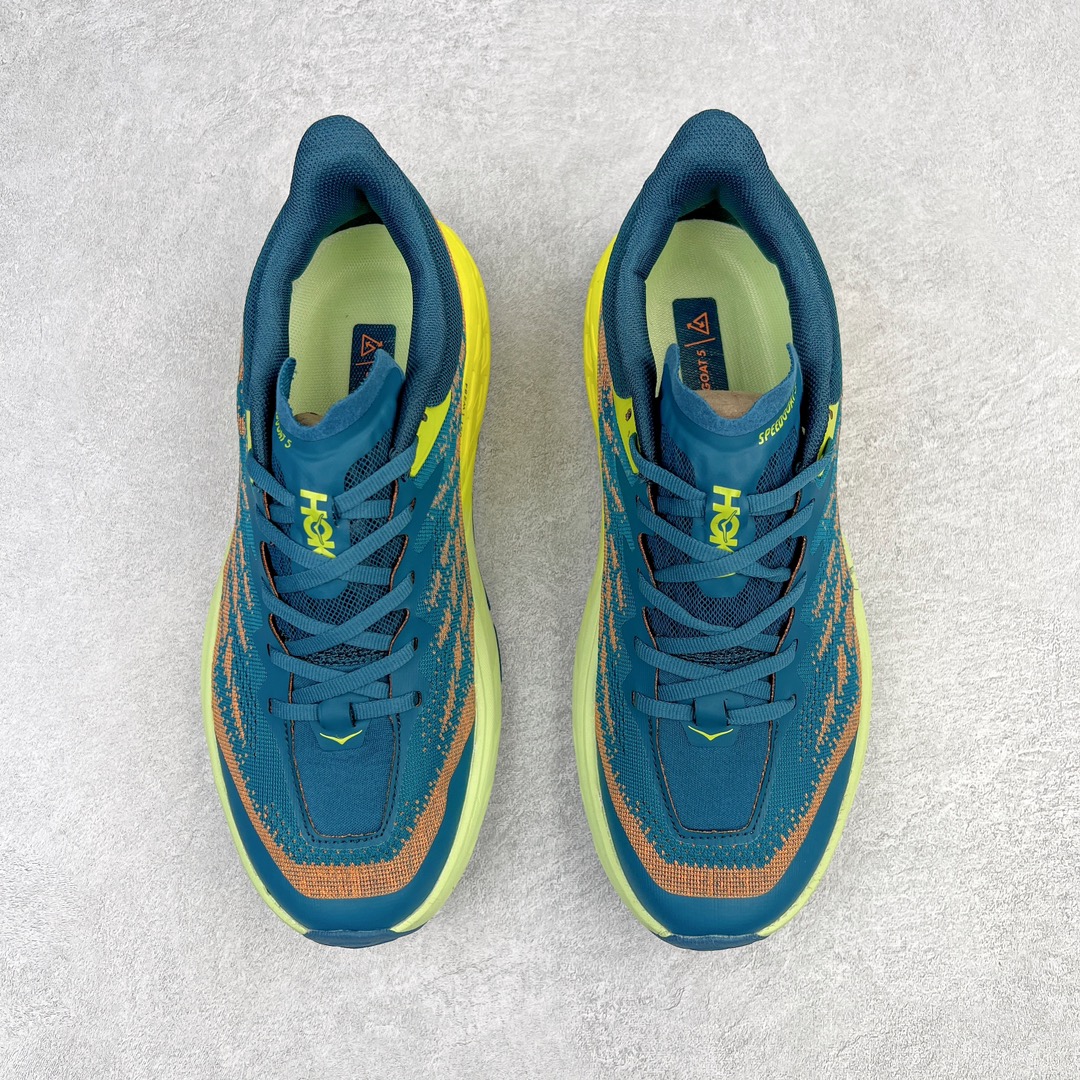 图片[2]-HOKA ONE ONE Speedgoat 5 户外越野跑步鞋 飞速羚羊5系列 新一代工程网纱鞋面 在确保鞋面稳定性的同时减少了固定胶条的使用 鞋面更轻盈、透气、舒适 可回收材料 为环保做出贡献 延伸后跟拉攀 方便快速穿脱 速度型滚动平衡技术 在崎岖的路面上 为平稳顺畅的步伐提供支持 HOKA ONE ONE是来自美国的跑步鞋知名品牌 创立于2009年 始终致力于为所有跑者提供更新、更好的跑步装备 相比常规跑鞋特别研发使用性能独特的几何形跑鞋中底 此种鞋底更厚、更高、回弹性也更好 除了卓越的缓冲性能 它还能为各种阶段的跑者带来更具动感、更加稳定的跑步体验 从设计之初就清楚意识到 要保证跑者步幅的均匀一致 双脚自然而然的运动至关重要 尺码：36 36.5 37.5 38 38.5 39 40 40.5 41 42 42.5 43 44 44.5 45-选品中心