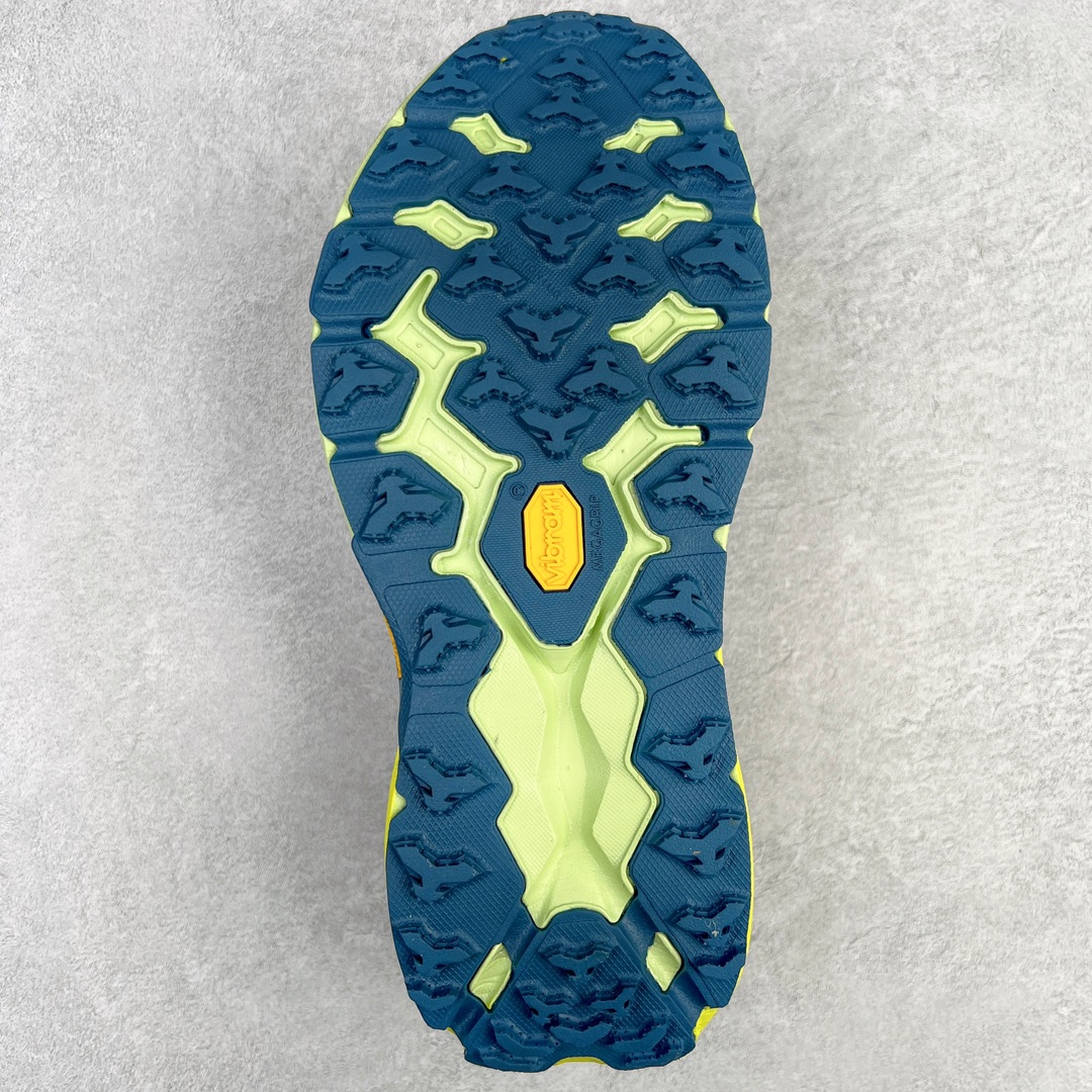 图片[8]-HOKA ONE ONE Speedgoat 5 户外越野跑步鞋 飞速羚羊5系列 新一代工程网纱鞋面 在确保鞋面稳定性的同时减少了固定胶条的使用 鞋面更轻盈、透气、舒适 可回收材料 为环保做出贡献 延伸后跟拉攀 方便快速穿脱 速度型滚动平衡技术 在崎岖的路面上 为平稳顺畅的步伐提供支持 HOKA ONE ONE是来自美国的跑步鞋知名品牌 创立于2009年 始终致力于为所有跑者提供更新、更好的跑步装备 相比常规跑鞋特别研发使用性能独特的几何形跑鞋中底 此种鞋底更厚、更高、回弹性也更好 除了卓越的缓冲性能 它还能为各种阶段的跑者带来更具动感、更加稳定的跑步体验 从设计之初就清楚意识到 要保证跑者步幅的均匀一致 双脚自然而然的运动至关重要 尺码：36 36.5 37.5 38 38.5 39 40 40.5 41 42 42.5 43 44 44.5 45-选品中心