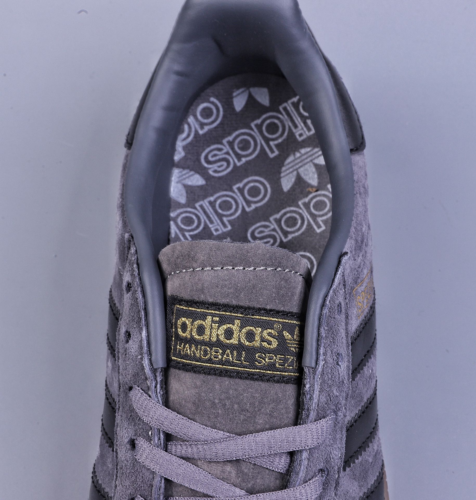 The Adidas BROOMFIELD shoe is a timeless training icon BD7635