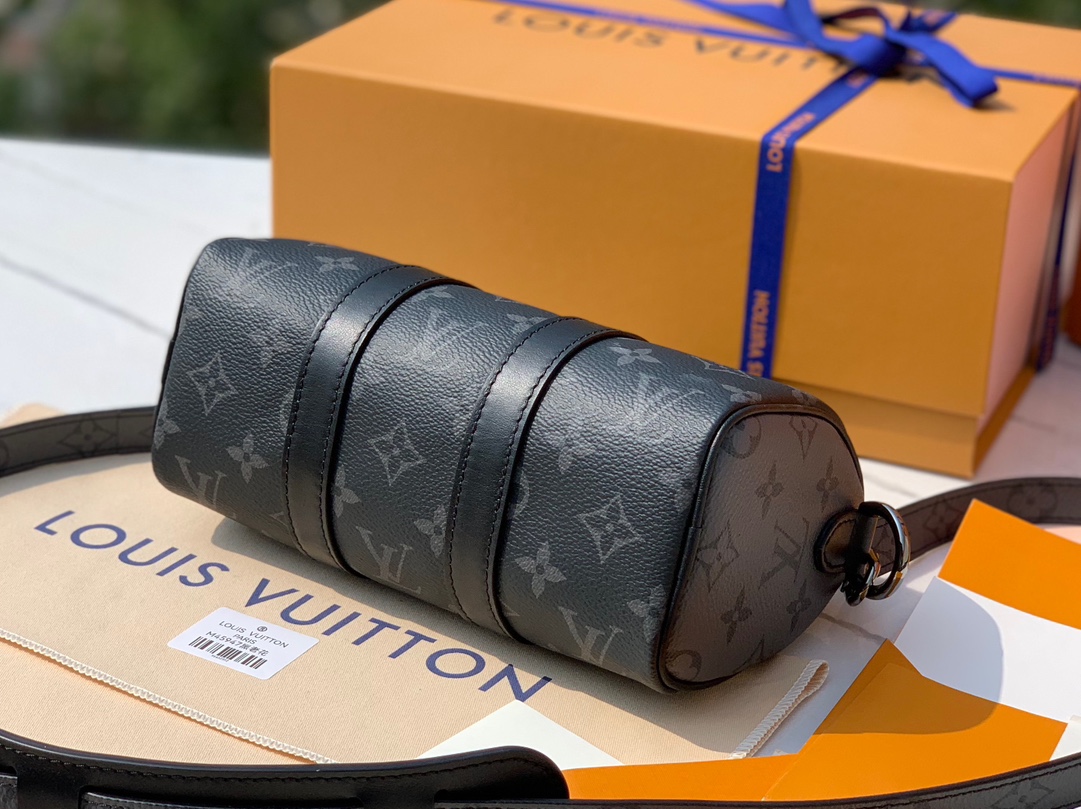 🌼 m45947尺寸21x12x9cm 香港贸易公司渠道货 LV-kee🌼Pall XS黑老花枕头包，这