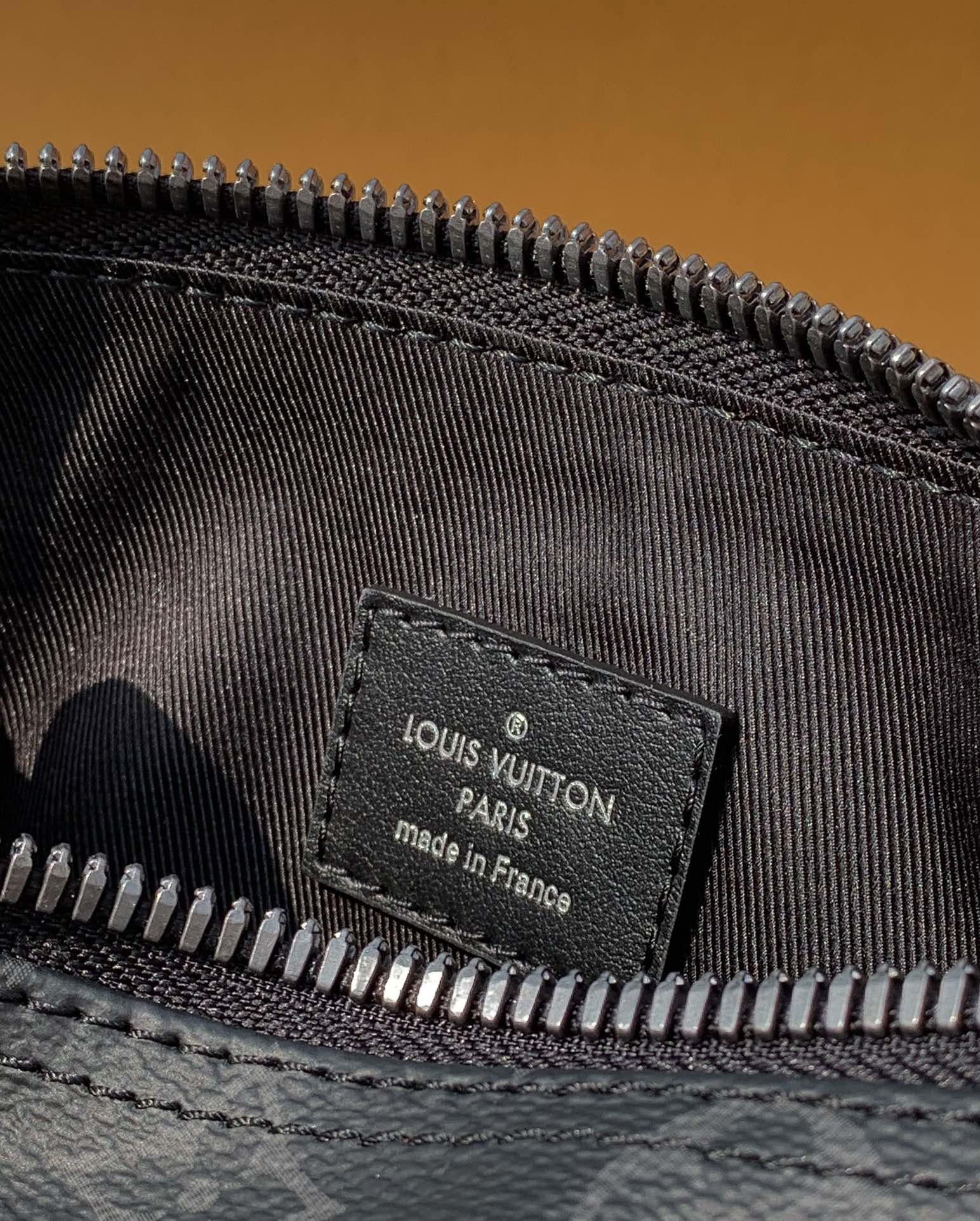 🌼 m45947尺寸21x12x9cm 香港贸易公司渠道货 LV-kee🌼Pall XS黑老花枕头包，这