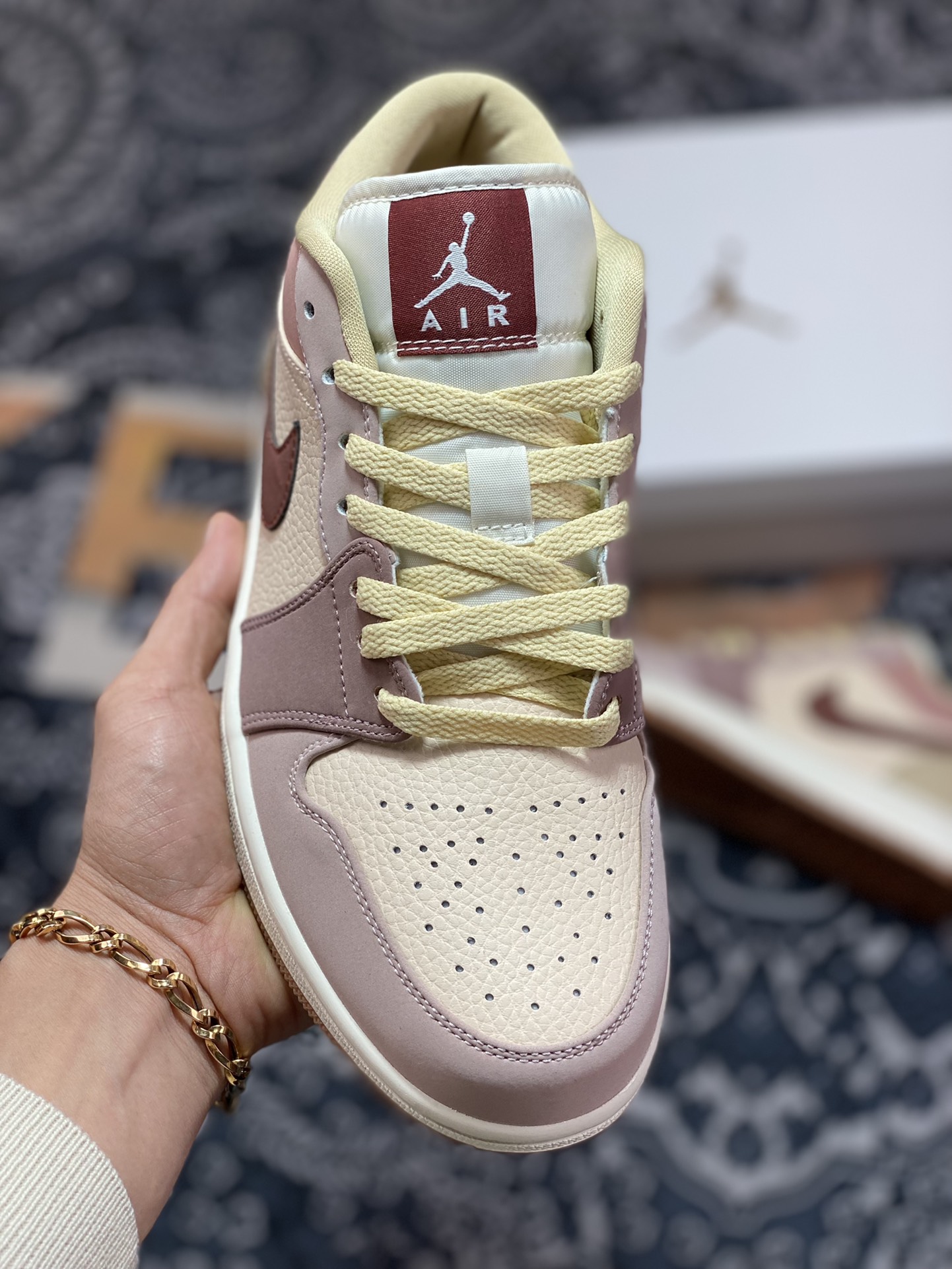 200 原厂级别 Air Jordan 1 Low 烟灰红豆 DO7450-201