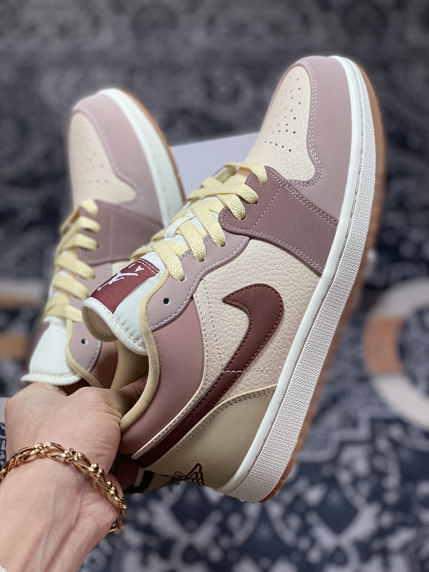 200 原厂级别 Air Jordan 1 Low 烟灰红豆 DO7450-201