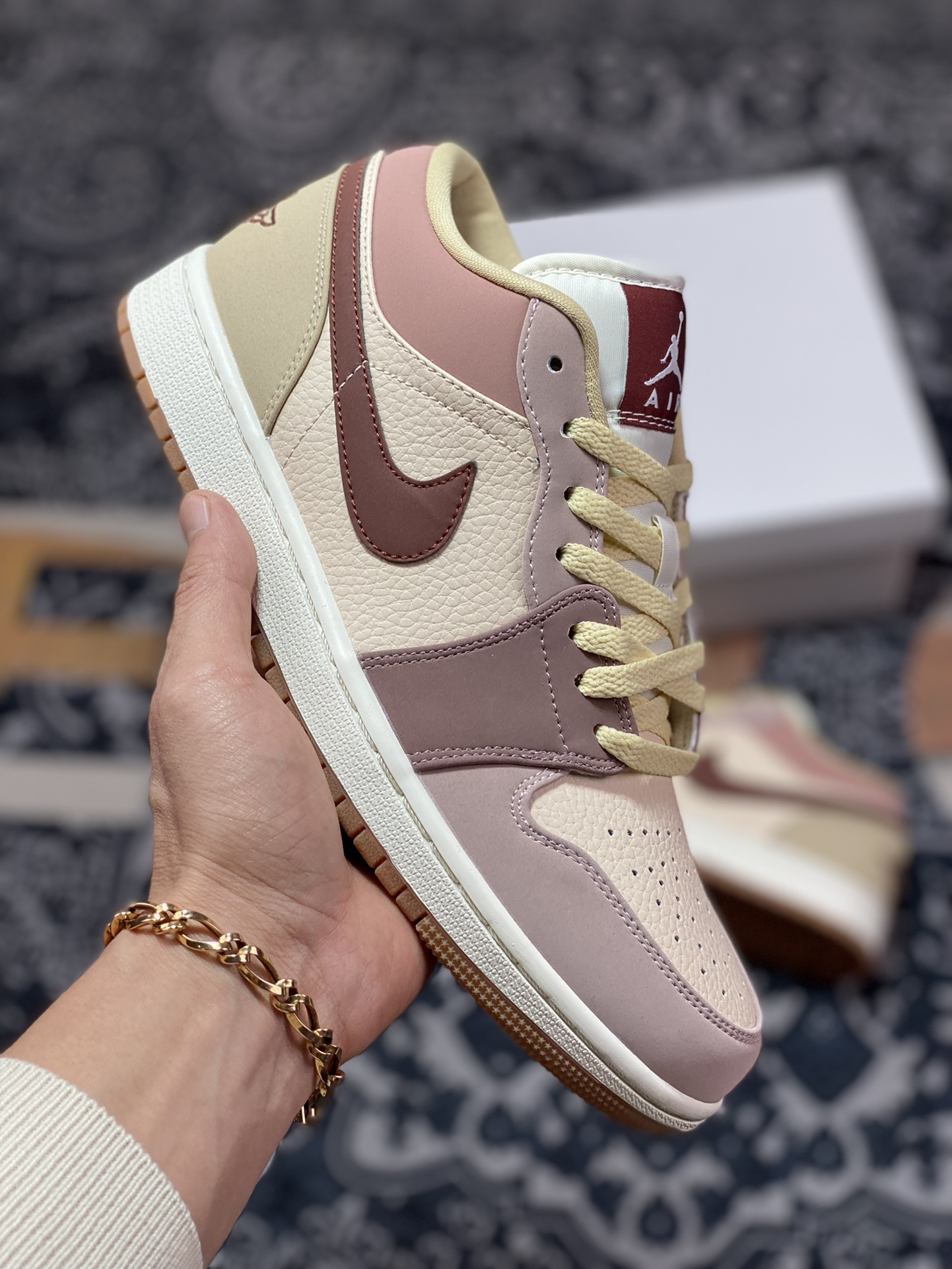 200 原厂级别 Air Jordan 1 Low 烟灰红豆 DO7450-201