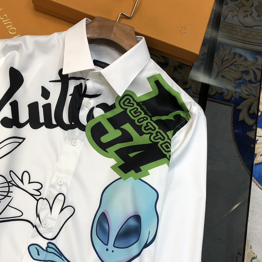 LV 路易威登2023早春新款男士休闲长袖衬衫独家专供 官网同步售卖 ✨✨时尚潮款 修身版型 高版本 ✨✨高清直喷印花logo图案设计 纽扣 4