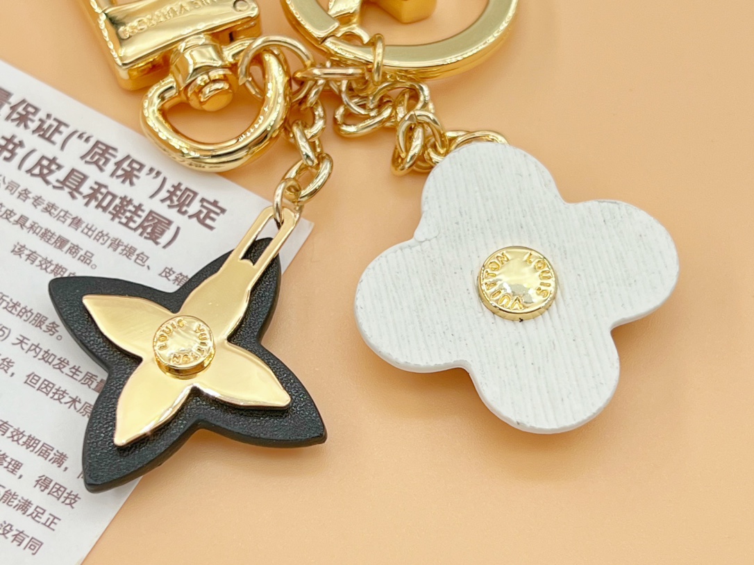 루이비통 키링 124588 Louis Vuitton Accessories 썸네일 이미지