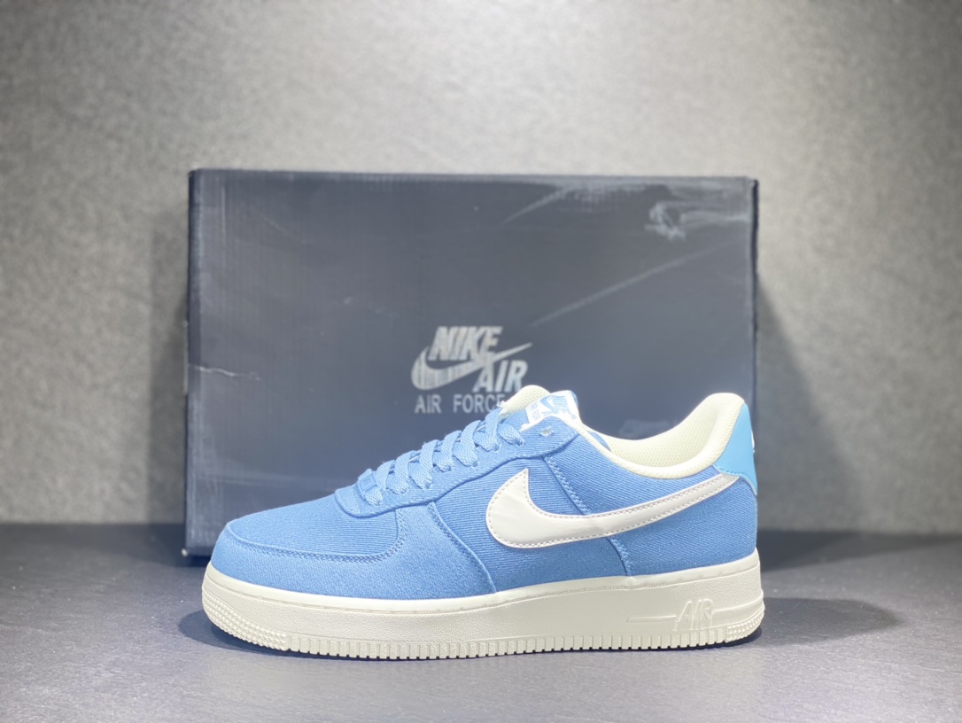 200 Nike Air Force 1 空军一号运动板鞋 情人节  DG2296-004