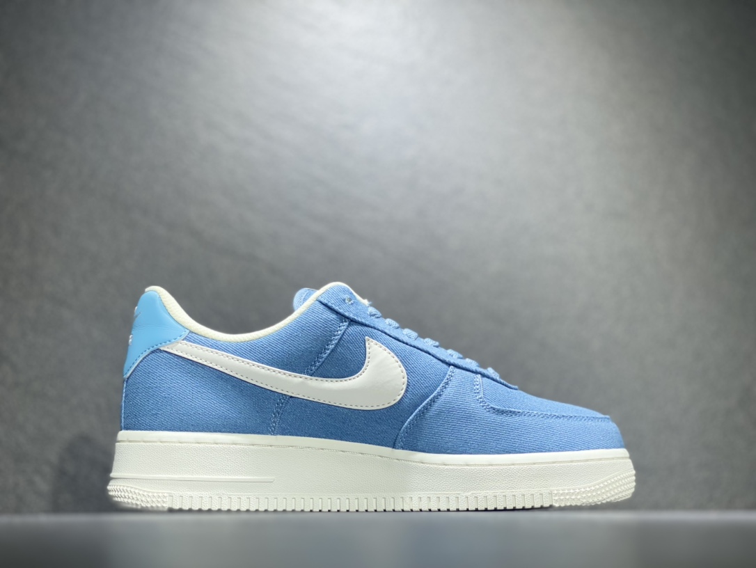 200 Nike Air Force 1 空军一号运动板鞋 情人节  DG2296-004