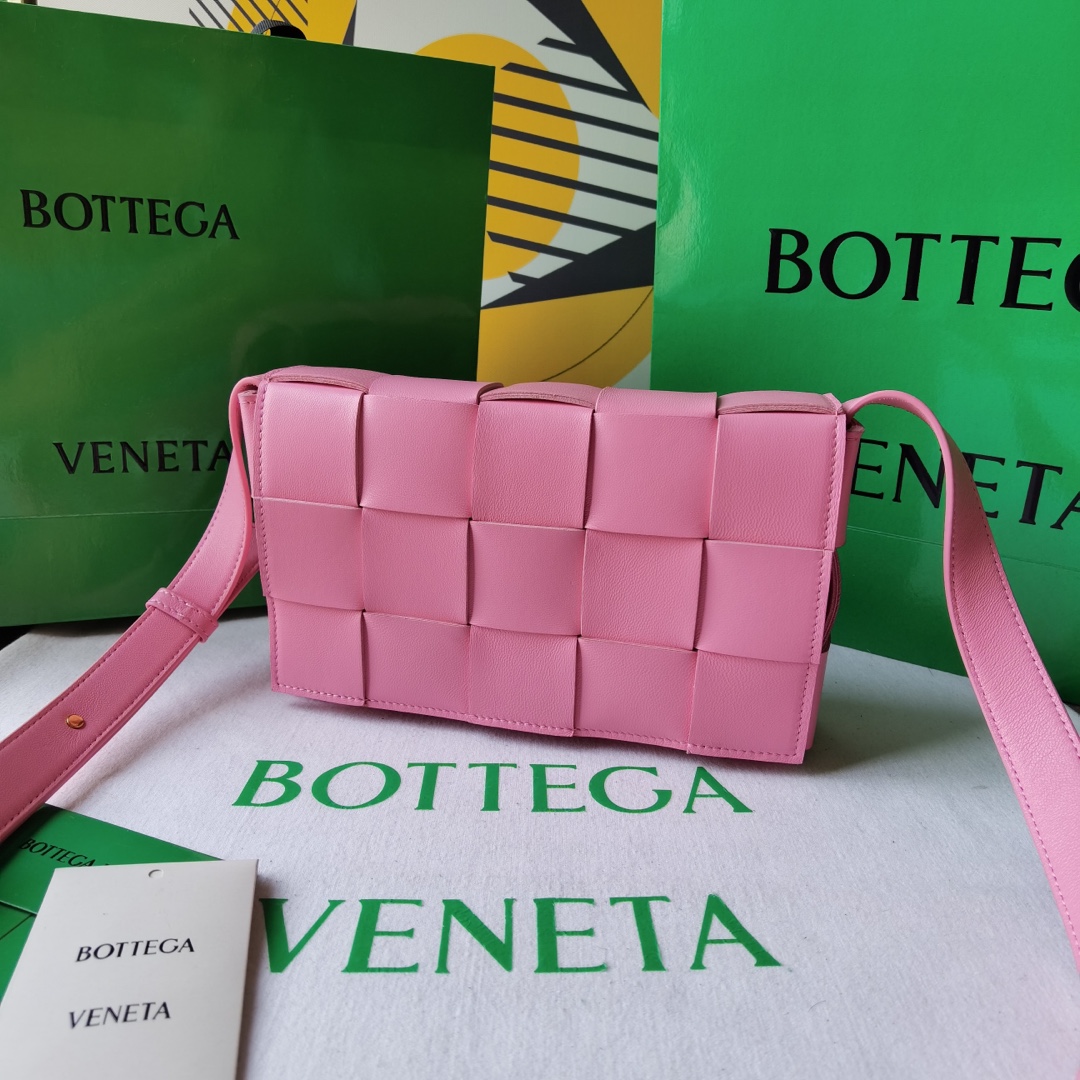 Bottega Veneta BV Cassette Tassen Schoudertas Verkopers online
 Roze Weven Schapenvacht