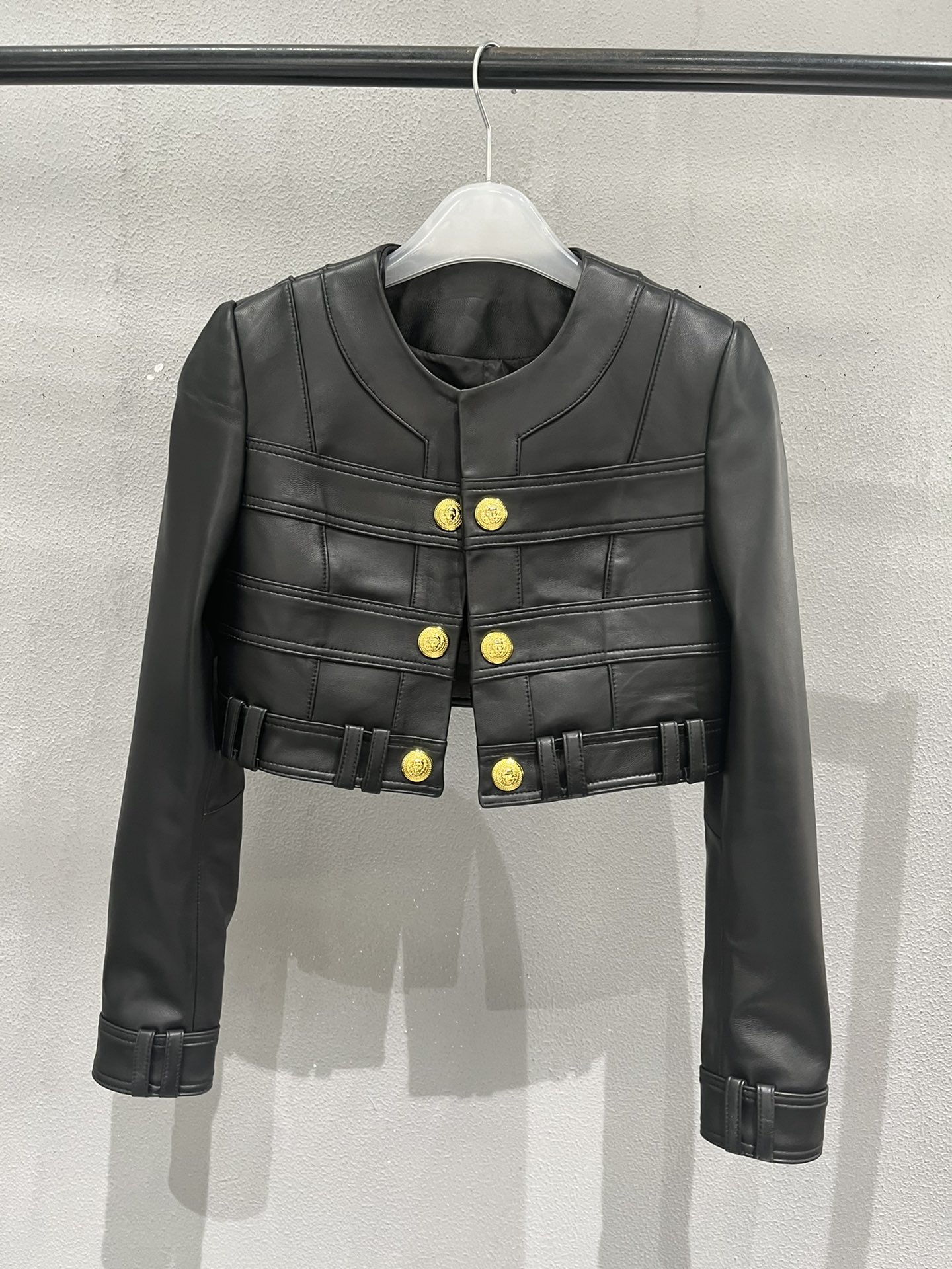 NO:721767,19860909外套,巴尔曼羊皮套装,外套超短款设计,上身非常洋气,巴尔曼-服装,balmain,jackets & coats,sheepskin,,Women's clothing