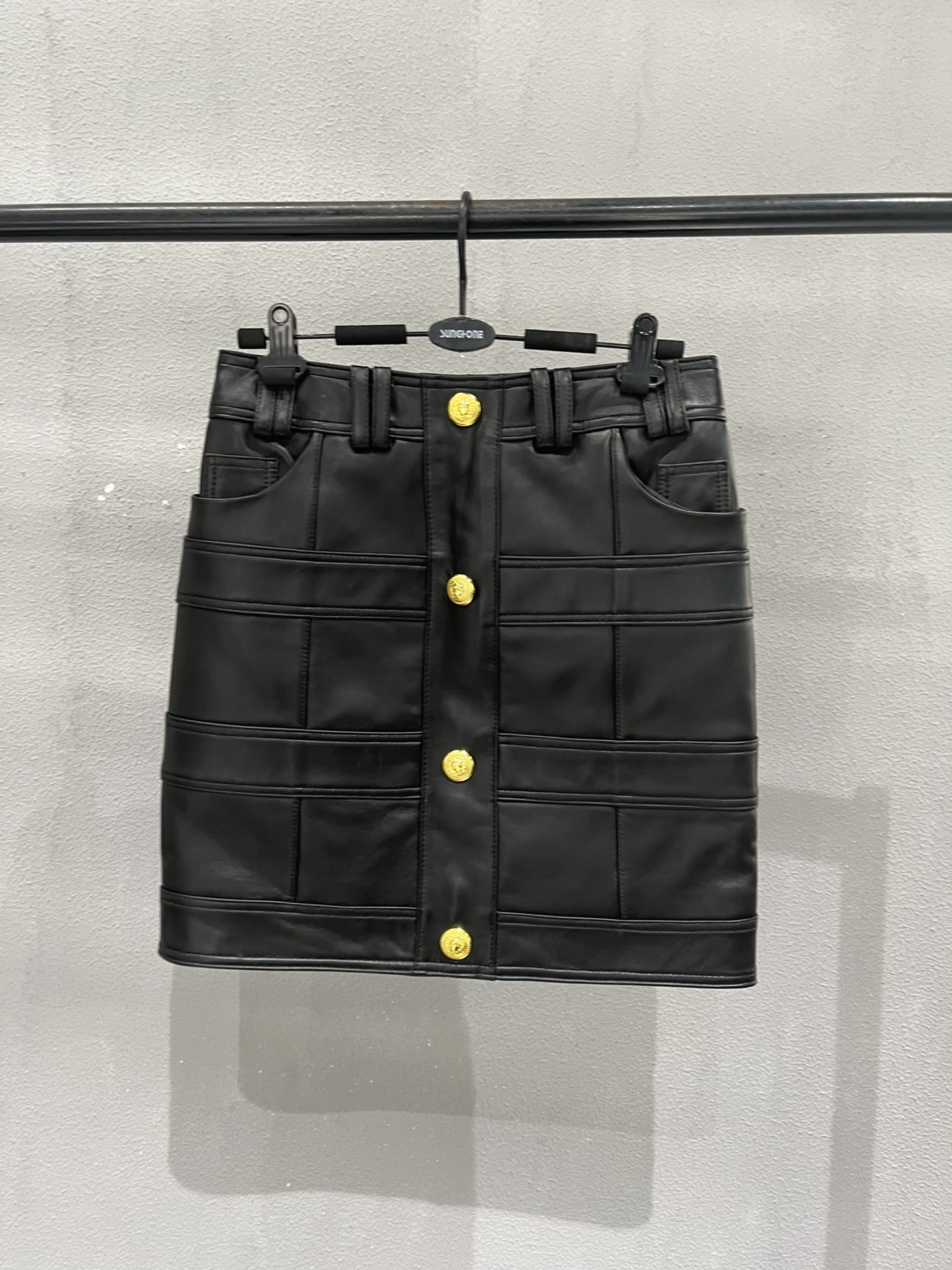 NO:721773,Skirt, Balmain sheepskin high-waisted skirt that covers the hips, Balmain-clothing, balmain, skirts, sheepskin,19860909裙子,巴尔曼羊皮高腰裙包臀感,巴尔曼-服装,balmain,skirts,sheepskin,,Women's clothing