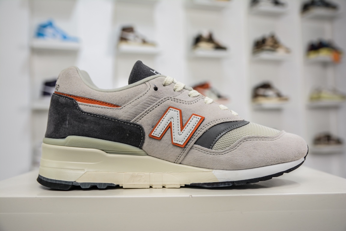 The mall specializes in high-quality New Balance 997 high-end American-made M997CSEA