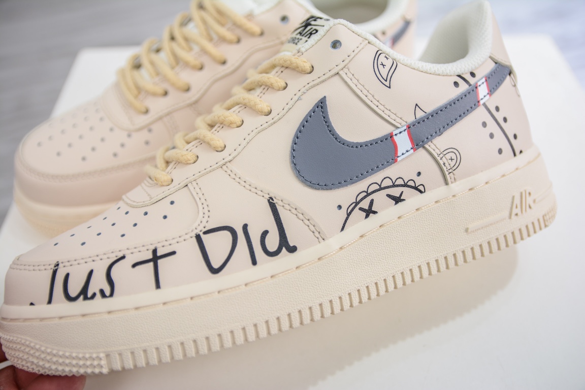 260 Nike Air Force 1 Low’07 手绘腰果花 CW2288-316