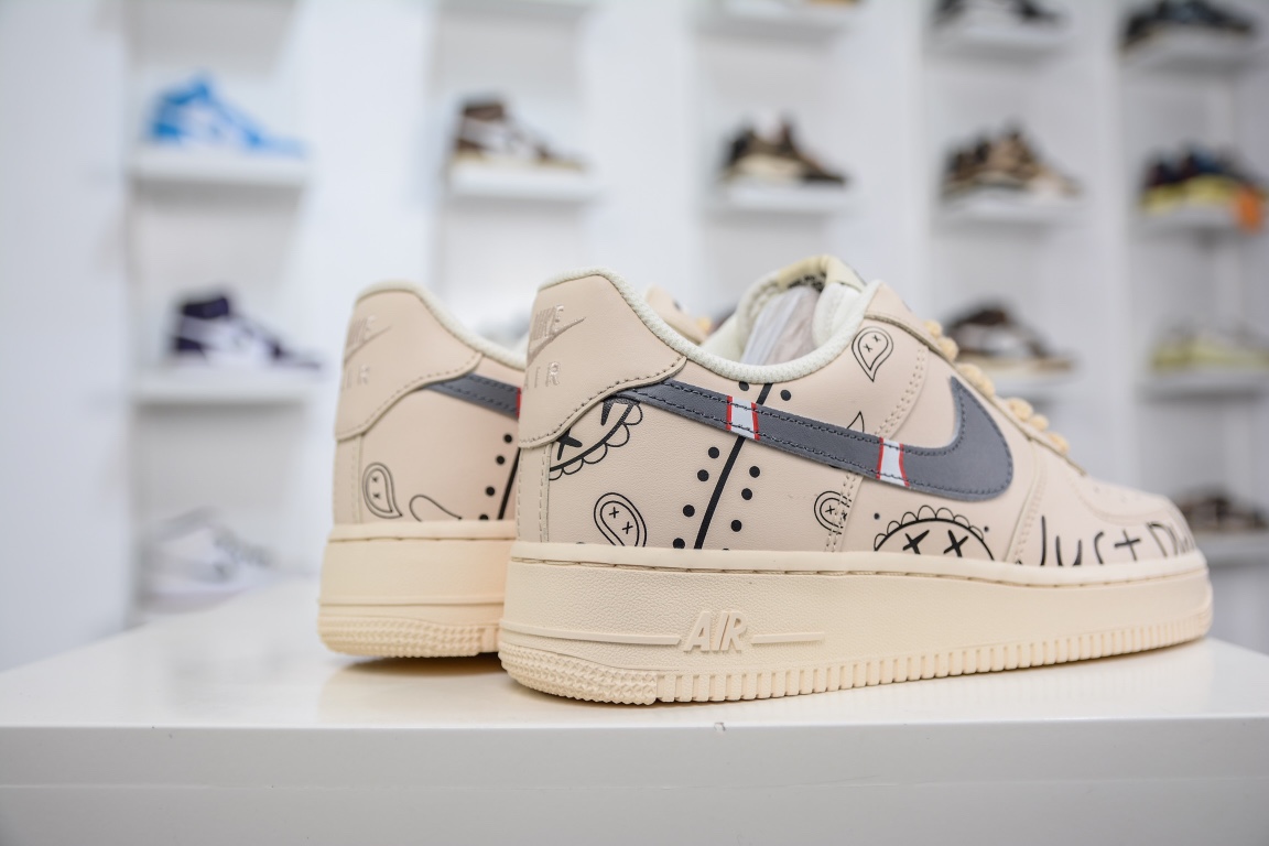 260 Nike Air Force 1 Low’07 手绘腰果花 CW2288-316