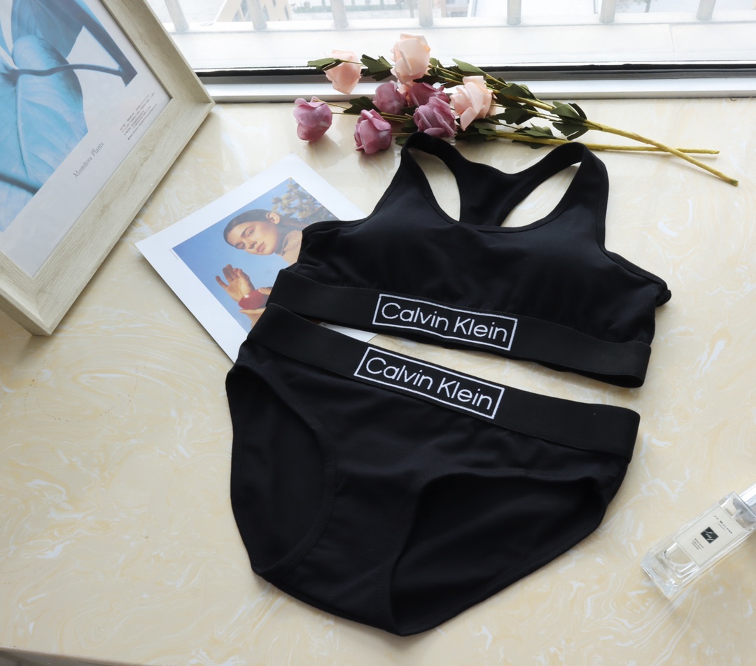 Calvin Klein Women's Underwear Set - Bra and Panties - Comfortable and Stylish 7 i1677150811 6763 3