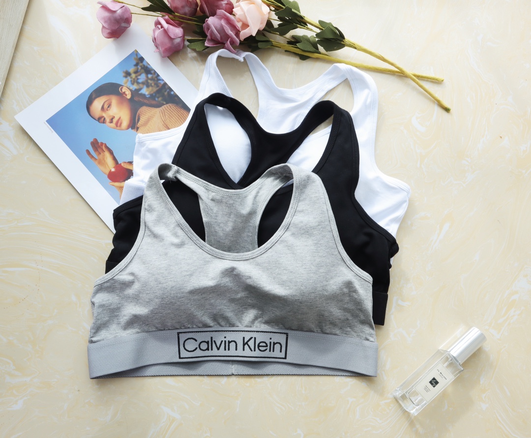 Calvin Klein Women's Underwear Set - Bra and Panties - Comfortable and Stylish 4 i1677150811 8121 0