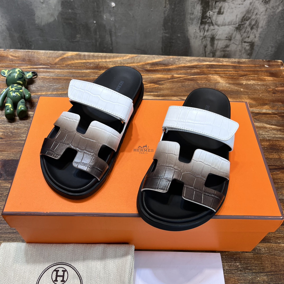 Hermès 版 𝑯𝑬𝑹𝑴𝑬𝑺 Hermes H家chypre二舅鞋H型魔术贴平底凉鞋拖鞋