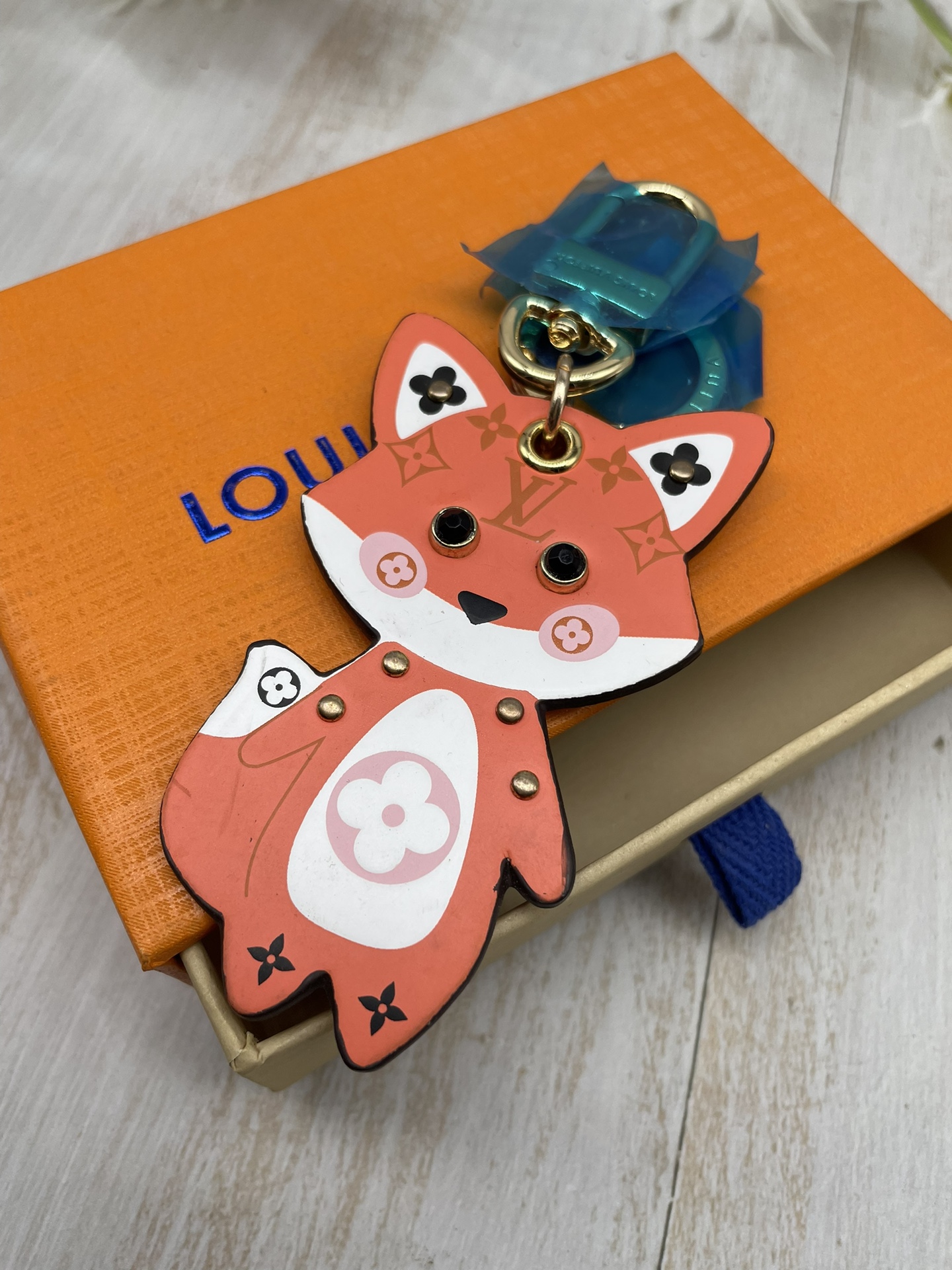 Front view of a pig leather keychain