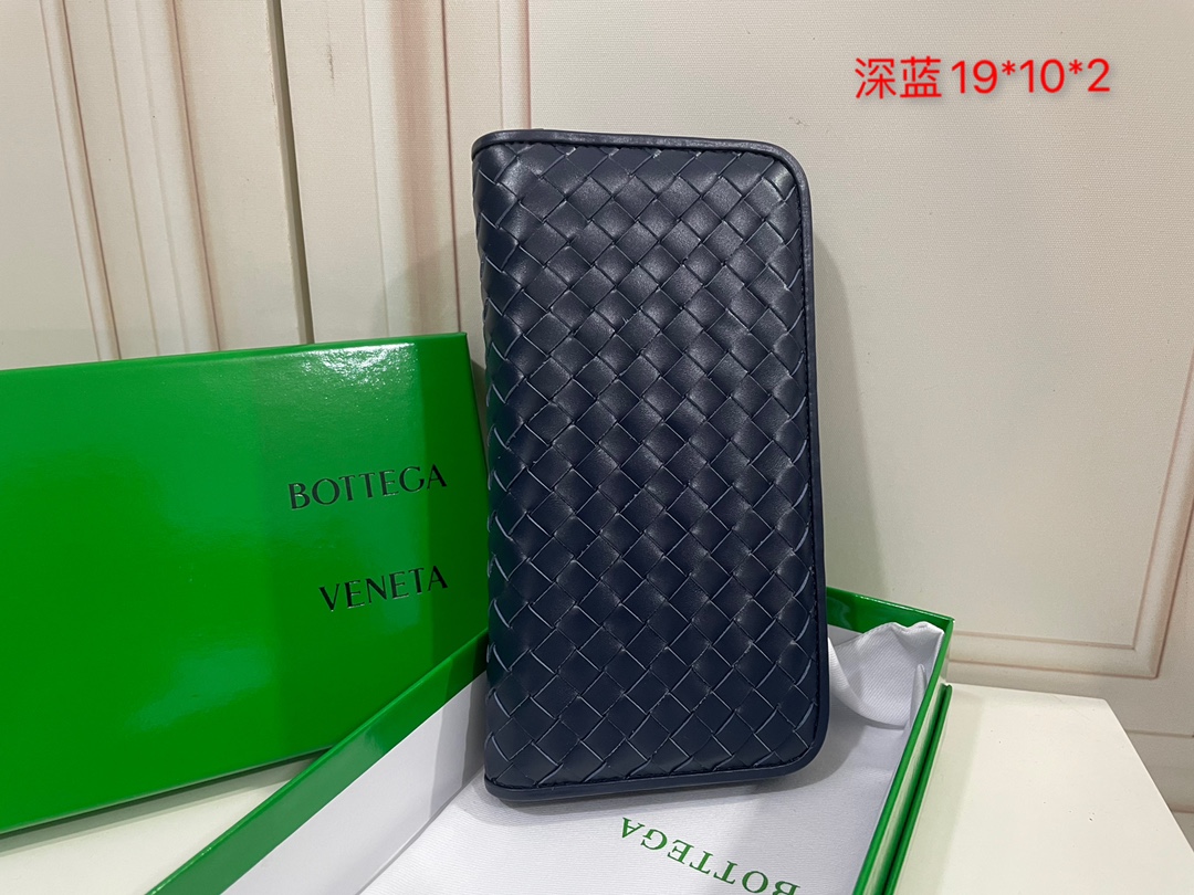 Portefeuille long zippé en cuir intrecciato Bottega Veneta