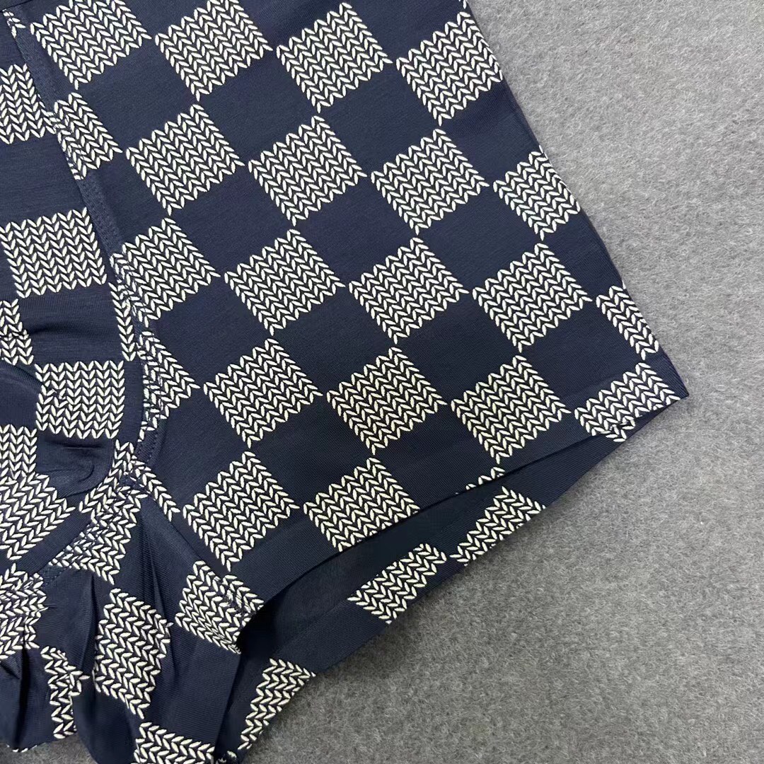  新品！原单品质！LOUIS VUITTON  LV路易威登  精品格子盒装男士内裤！外贸国外订单，高品