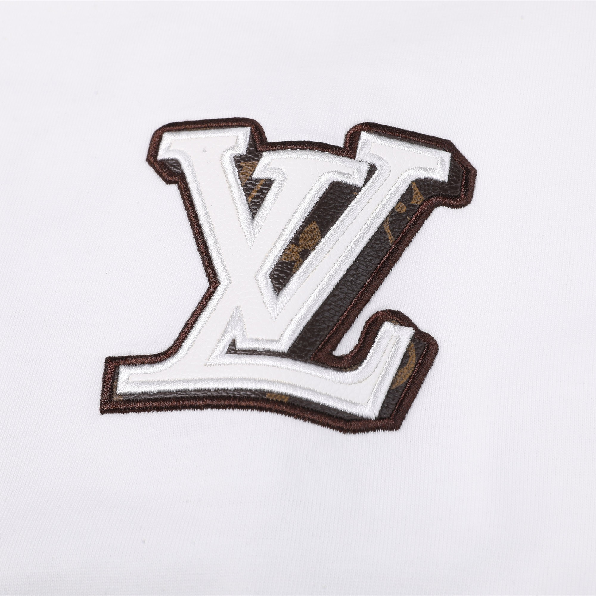 180 lv路易威登LOUIS VUITTON 驴家1v 经典logo皮标半袖T恤短袖