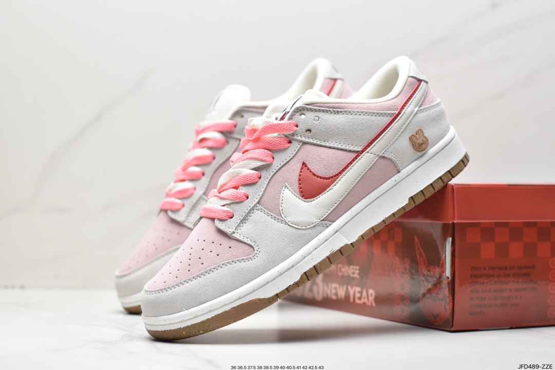 SB Dunk Low SE ”85 Double Swoosh/Grey/Pink/Rabbit” dunk series DO9457-117-Top High Quatity Cheap Sneakers Fashion Clothing Clothes Bags handbags Shoes of all Brand wholesale With The best Quality And Beautiful Price from China Factory Chinese suppliers wholesaler seller SB Dunk Low SE ”85 Double Swoosh/Grey/Pink/Rabbit” dunk series DO9457-117