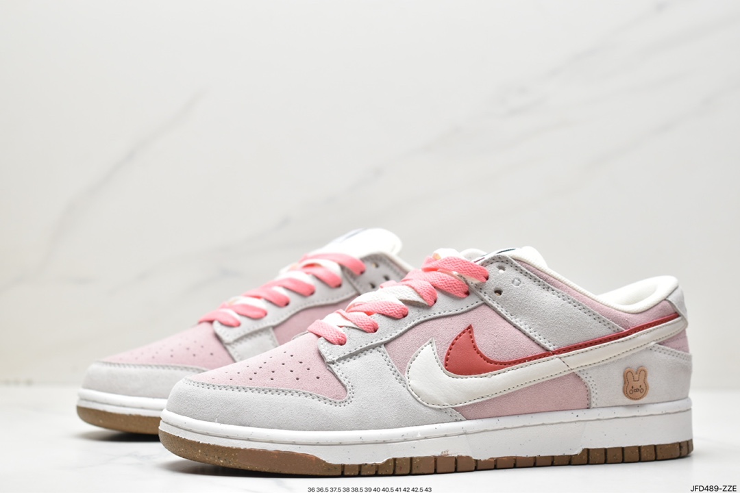 SB Dunk Low SE ”85 Double Swoosh/Grey/Pink/Rabbit” dunk series DO9457-117-Top High Quatity Cheap Sneakers Fashion Clothing Clothes Bags handbags Shoes of all Brand wholesale With The best Quality And Beautiful Price from China Factory Chinese suppliers wholesaler seller SB Dunk Low SE ”85 Double Swoosh/Grey/Pink/Rabbit” dunk series DO9457-117