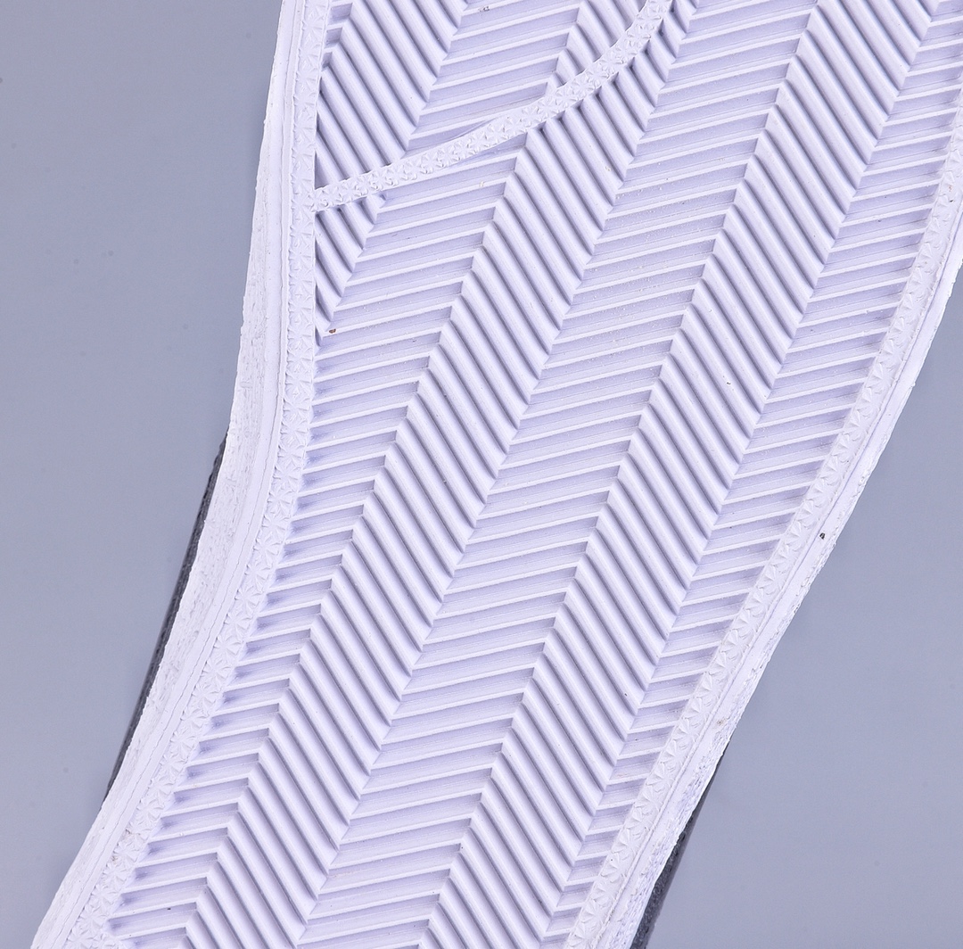 Nike Sb Zoom Blazer Low low top pioneer white and black 864349-118-Top High Quatity Cheap Sneakers Fashion Clothing Clothes Bags handbags Shoes of all Brand wholesale With The best Quality And Beautiful Price from China Factory Chinese suppliers wholesaler seller Nike Sb Zoom Blazer Low low top pioneer white and black 864349-118