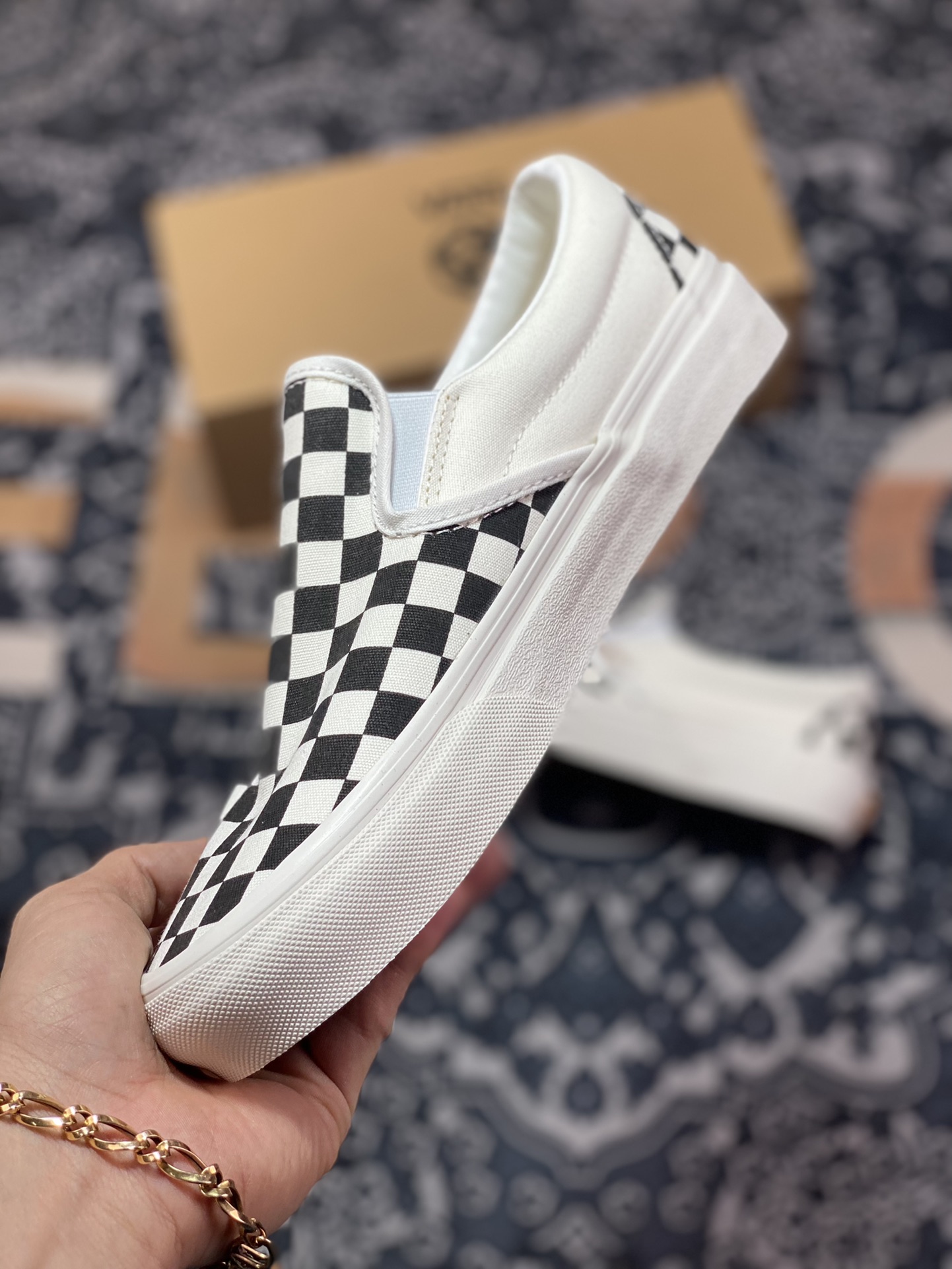 Vans Slip-on VR3 black and white checkerboard Vans official comfortable slip-on casual canvas shoes