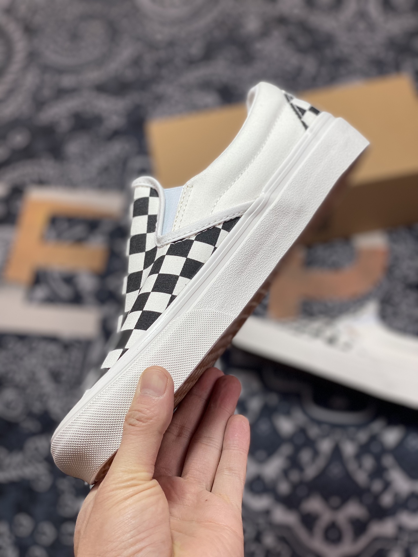 Vans Slip-on VR3 black and white checkerboard Vans official comfortable slip-on casual canvas shoes